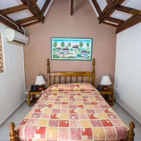 Moulin Sur Mer Beach Resort Montrouis Exterior photo
