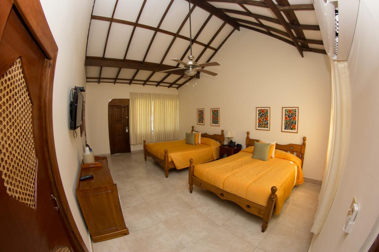 Moulin Sur Mer Beach Resort Montrouis Exterior photo