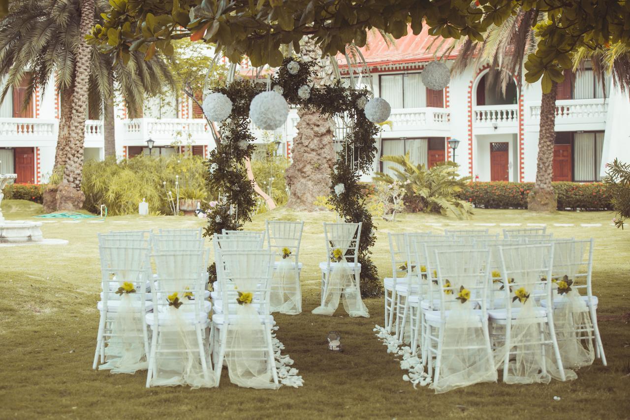 Moulin Sur Mer Beach Resort Montrouis Exterior photo