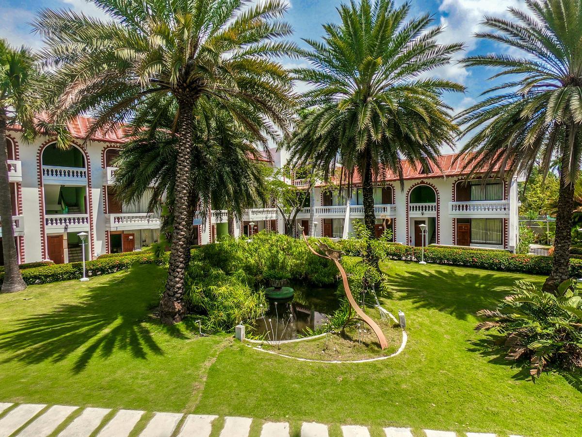 Moulin Sur Mer Beach Resort Montrouis Exterior photo