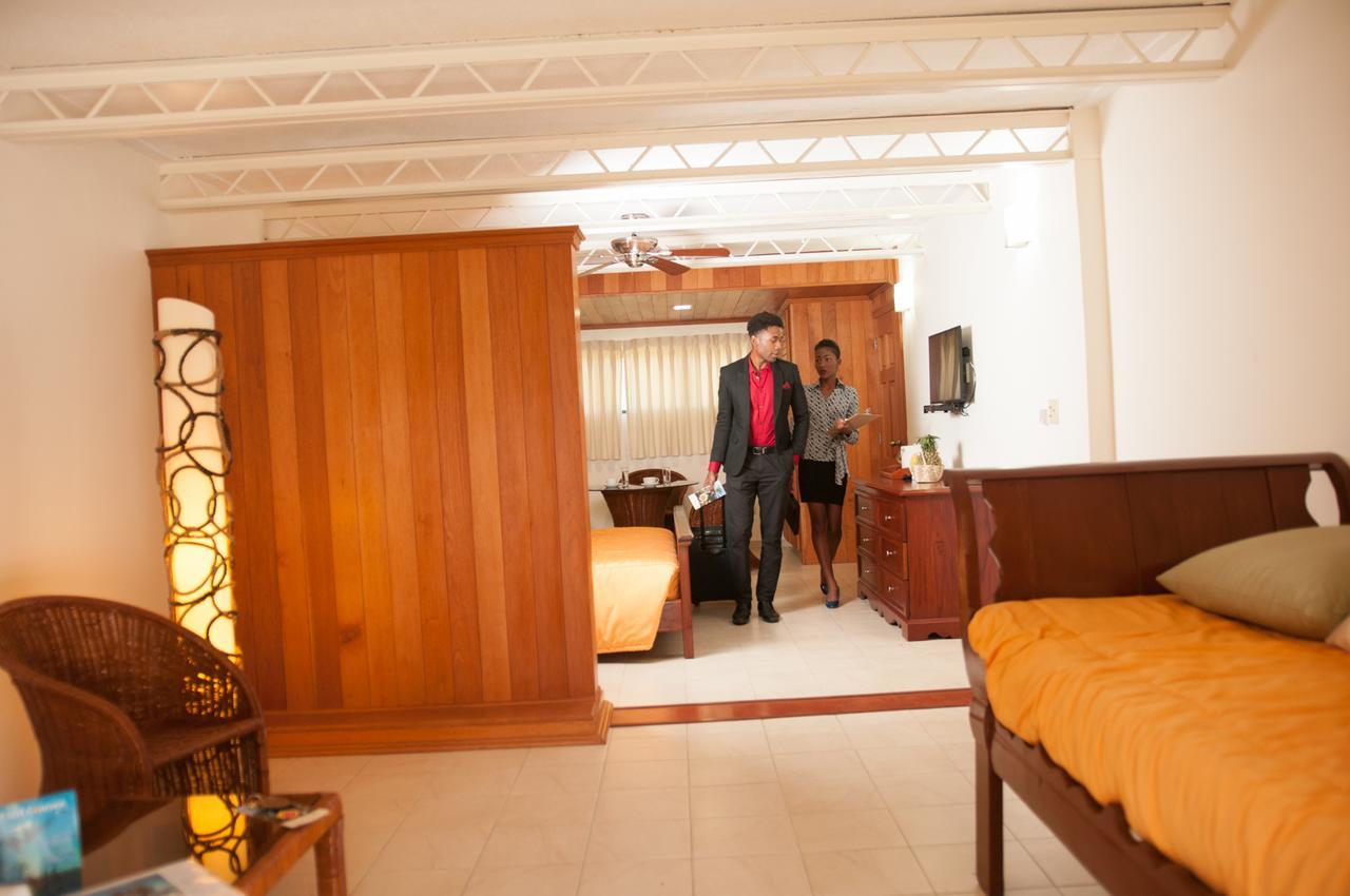 Moulin Sur Mer Beach Resort Montrouis Exterior photo