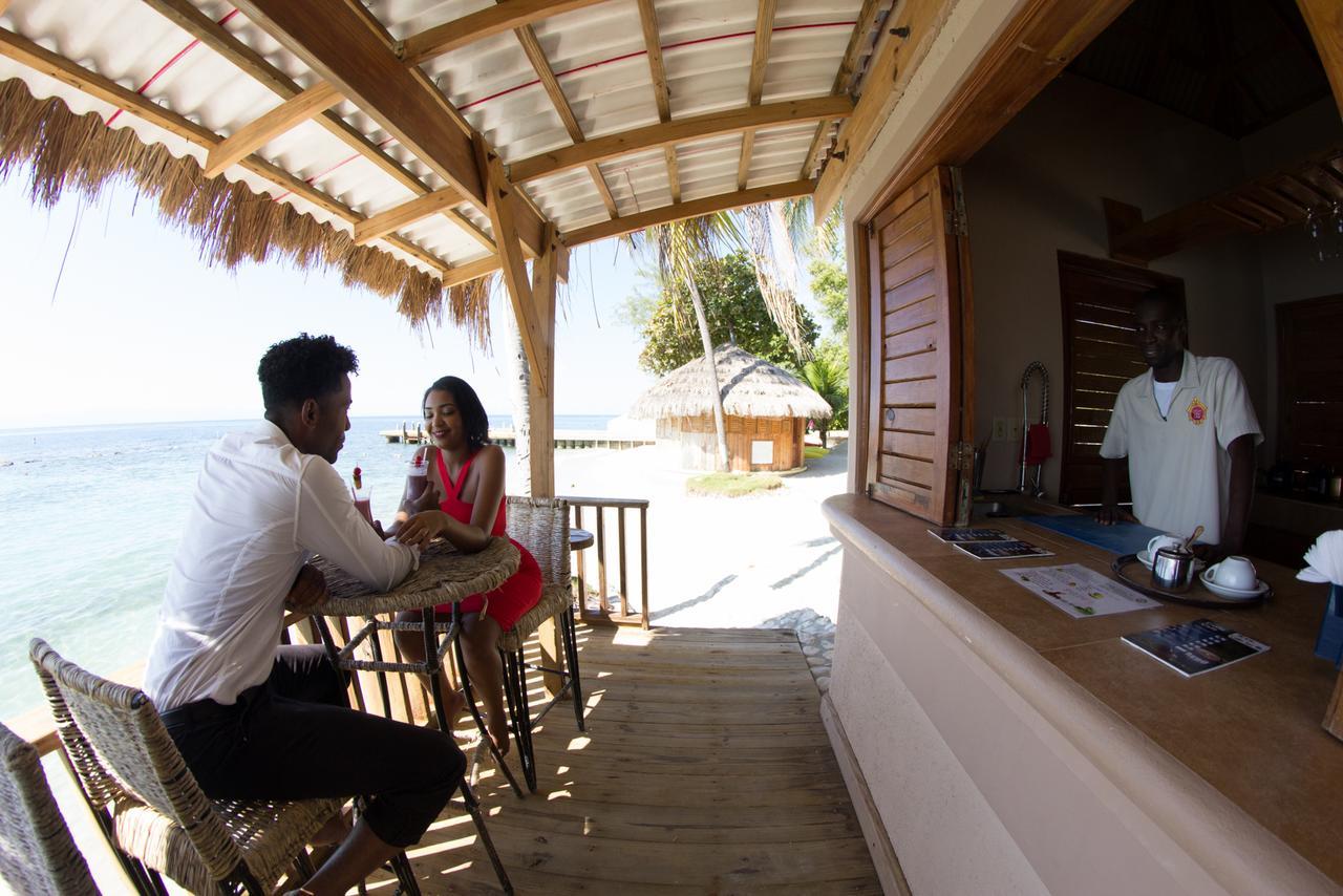 Moulin Sur Mer Beach Resort Montrouis Exterior photo